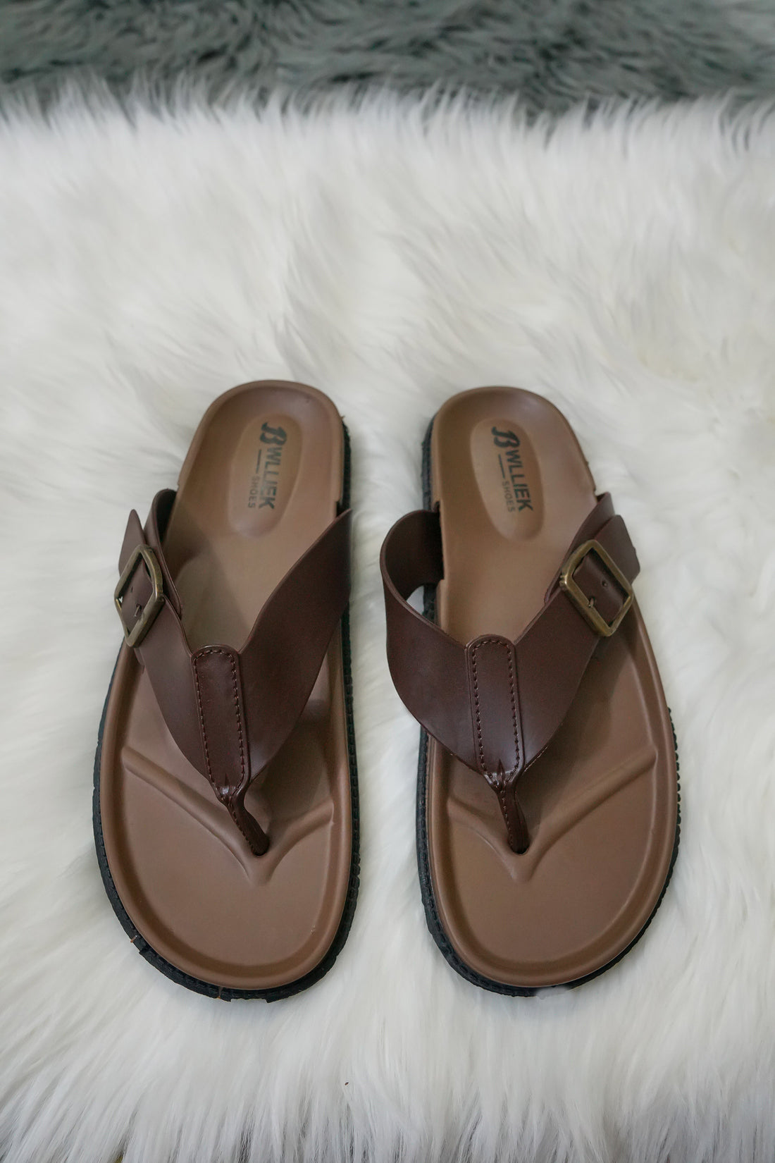 TURKISH-STYLE SLIDES ESSENTIALS BY STEEP LAAY