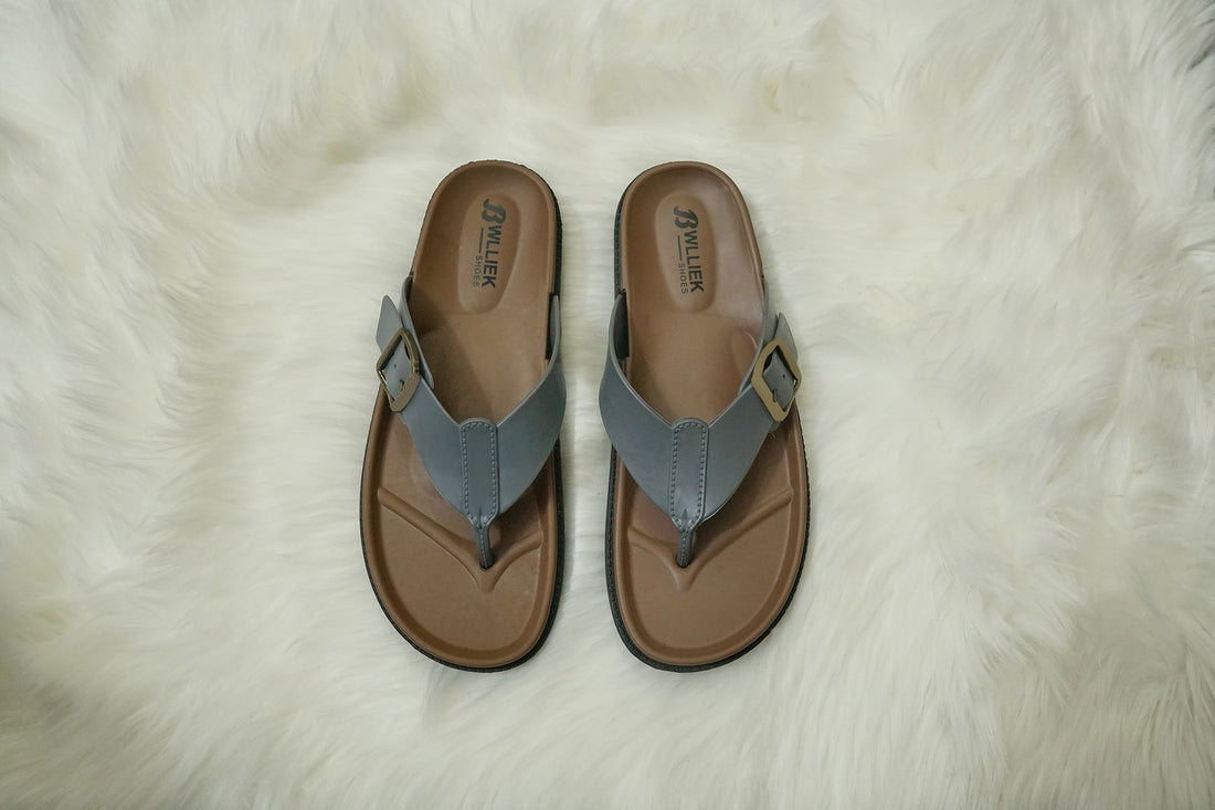 TURKISH-STYLE SLIDES ESSENTIALS BY STEEP LAAY