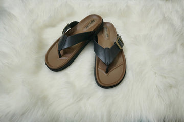 TURKISH-STYLE SLIDES ESSENTIALS BY STEEP LAAY